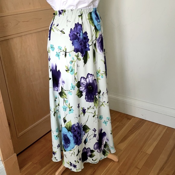 Maxi Floral Skirt, Size S - Picture 6 of 10